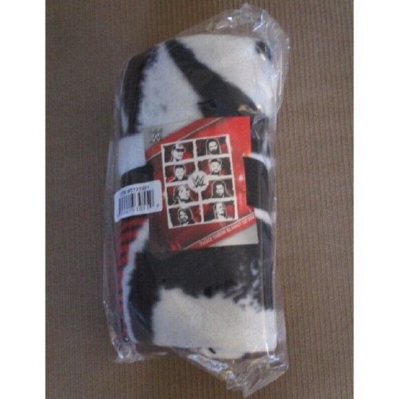 New WWE Grid Fleece Throw Gift Blanket Roman Reigns Cena Owens Ambrose Wrestlers - Picture 2 of 2